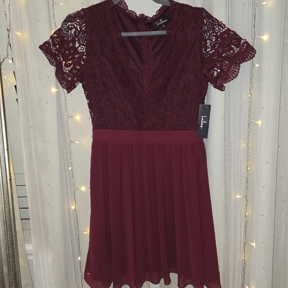 Lulus Burgundy Lace Fit & Flare Dress – Size M (NWT)